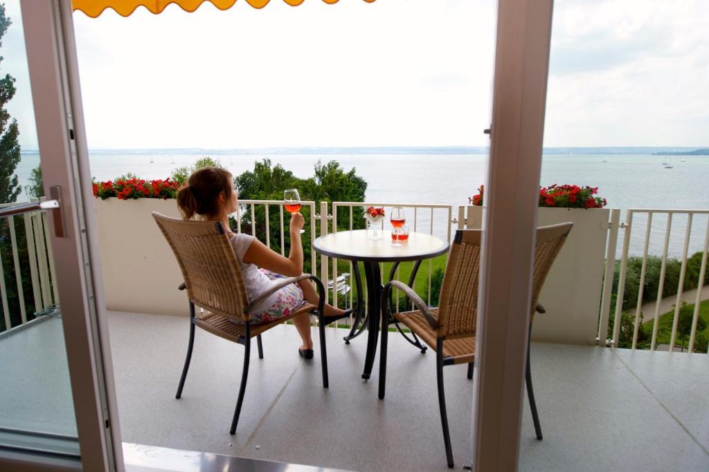 Seehotel Off Meersburg Room photo